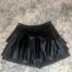 Do+be black leather shorts, size medium